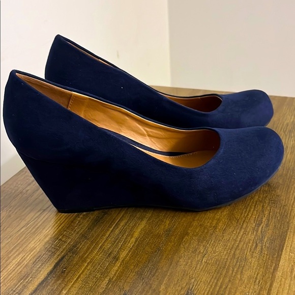 Chinese Laundry Nima Wedge Pump Elegant Navy Excellent Condition Women’s Sz 6.5 - Picture 3 of 10